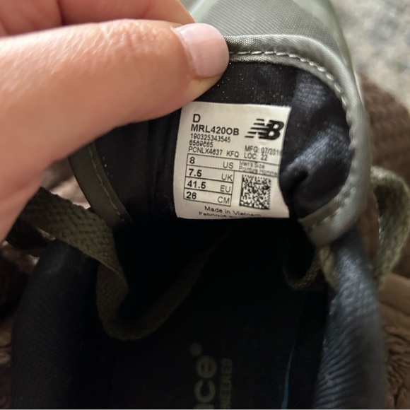 MENS- NEW BALANCE MRL420OB - olive green size 8 - Picture 7 of 7